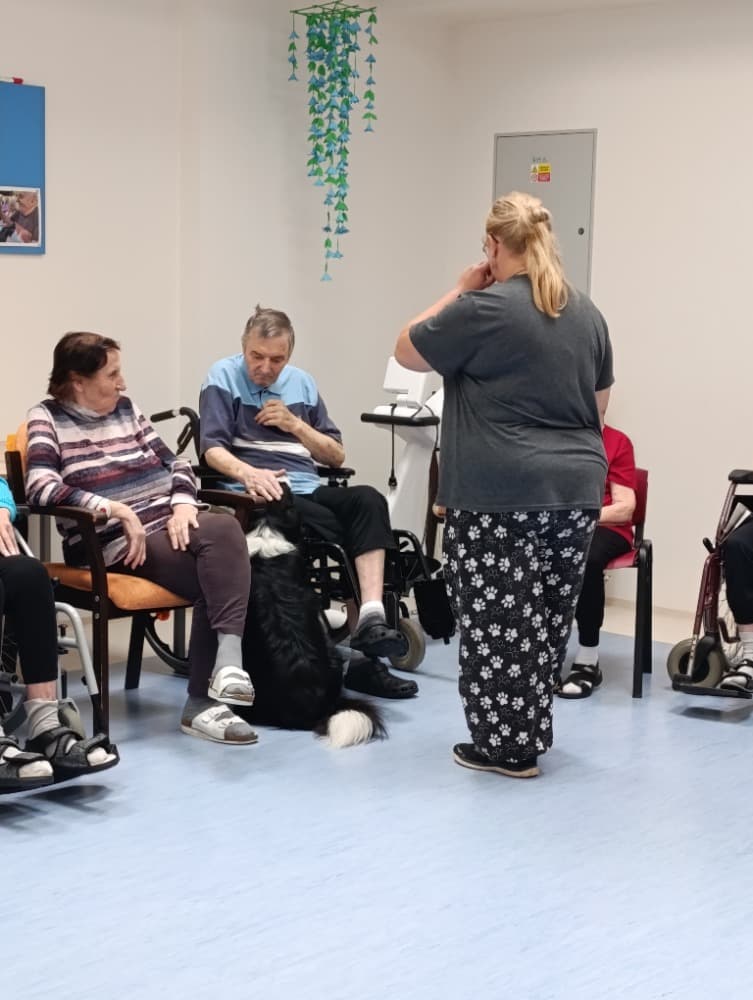 Dixie jako součást cílené aktivizace v péči o seniory🐾 3