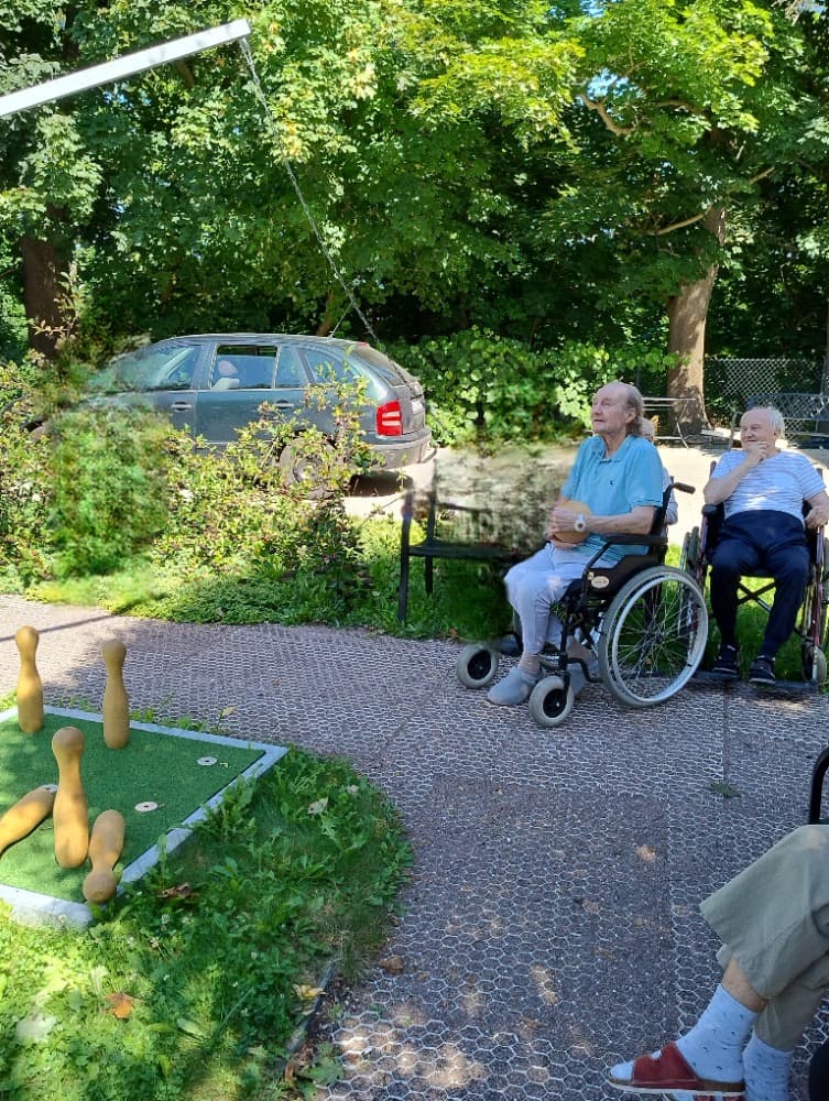 Společně na zahradě: Cvičení a kuželky🏋️♂️🎳🏋️♀️ 4