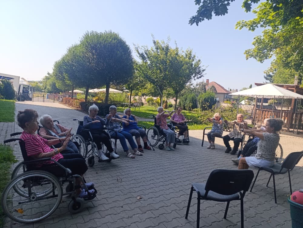 🌞Dopoledne plné pohybu i zábavy na čerstvém vzduchu🦋 0