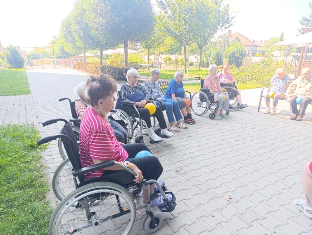 🌞Dopoledne plné pohybu i zábavy na čerstvém vzduchu🦋 6