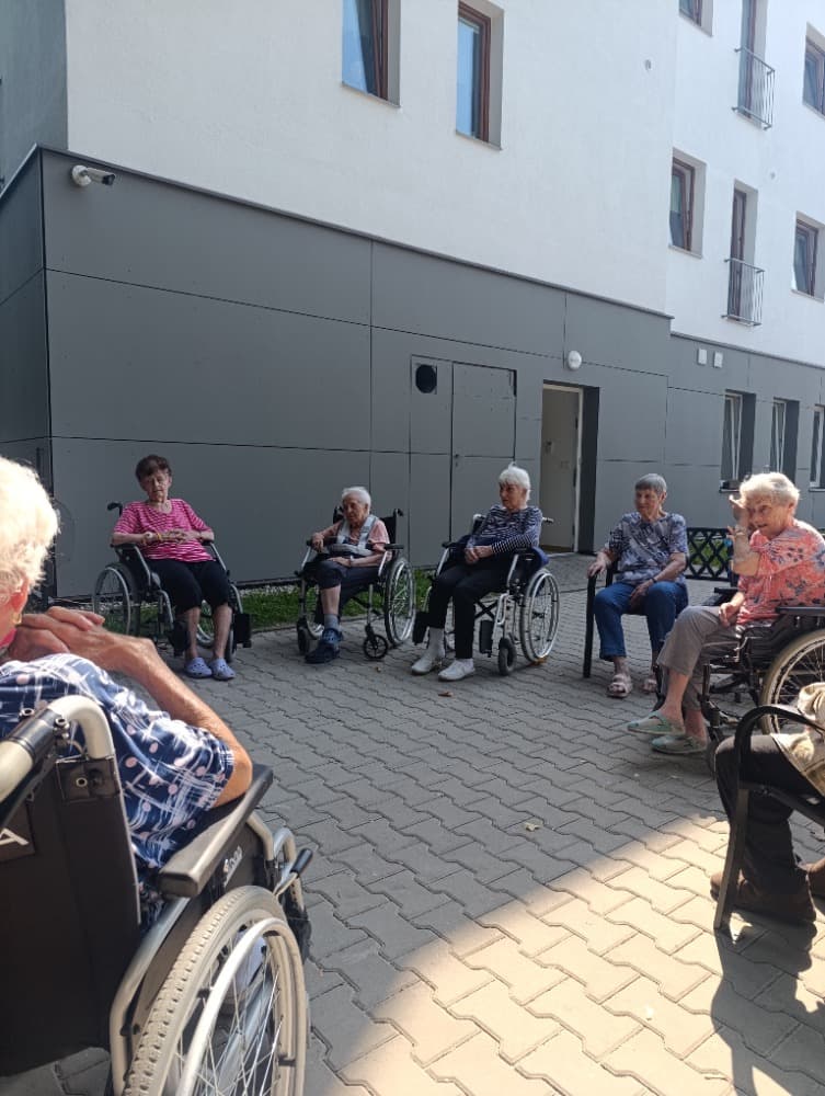 🌞Dopoledne plné pohybu i zábavy na čerstvém vzduchu🦋 9