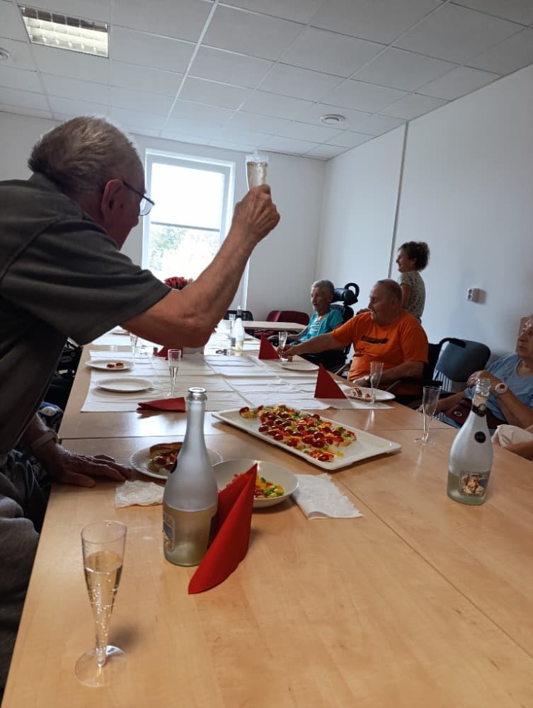 NAROZENINY - srpen 4