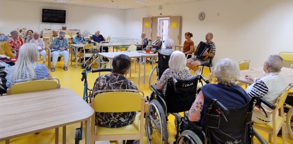 🎶Hudební dopoledne s harmonikou🎶 0