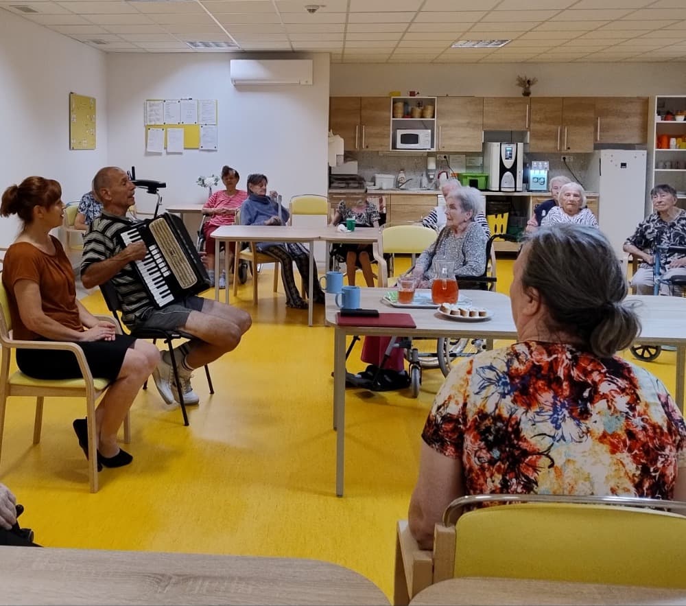 🎶Hudební dopoledne s harmonikou🎶 7