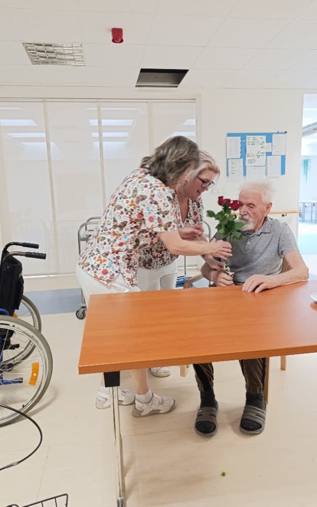 NAROZENINY - říjen + přednáška 12