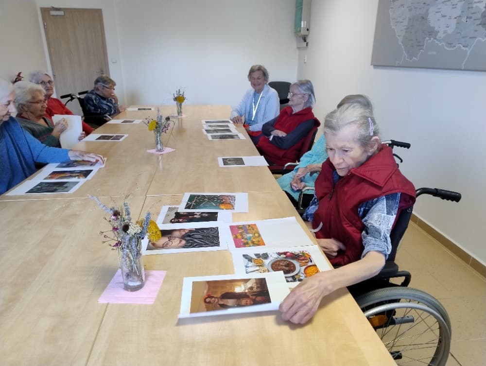 NAROZENINY - říjen + přednáška 32