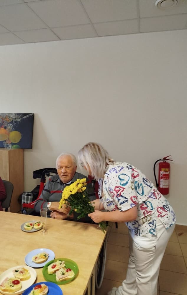 NAROZENINY - listopad 8